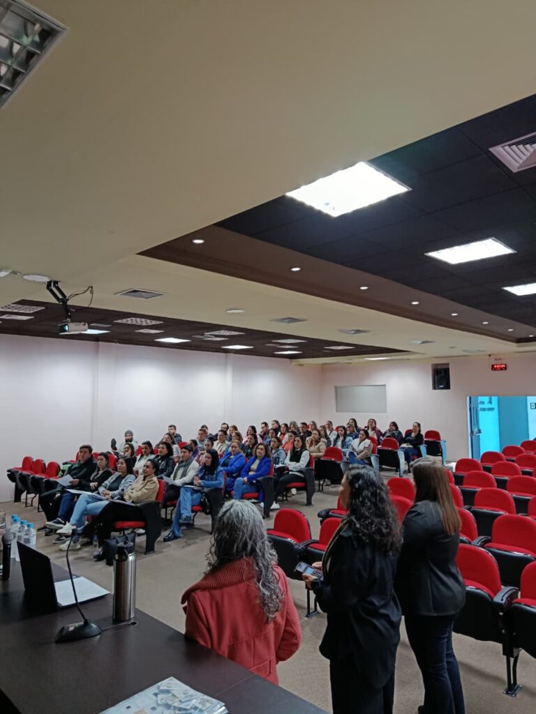 APAE de Itapeva Realiza Treinamento em Análise do Comportamento Aplicada (ABA) para Colaboradores